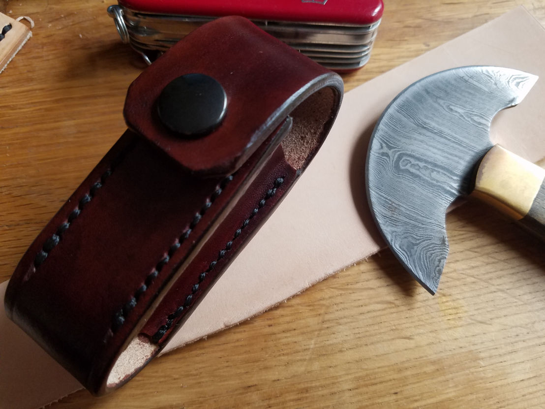 Pouch - Swiss Army Knife (mahogany)
